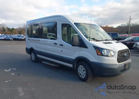 2018 Ford Transit-250 z USA, uszkodzony, nr VIN 1FTYR2CM4JKA11821